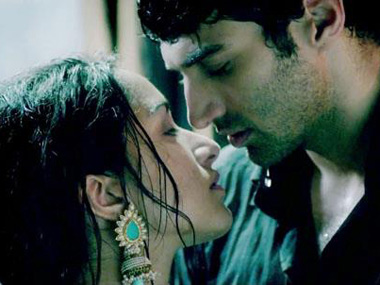 Movie review: Aashiqui 2 deserves the Golden Kela for being predictable Movie review: Aashiqui 2 deserves the Golden Kela for being predictable