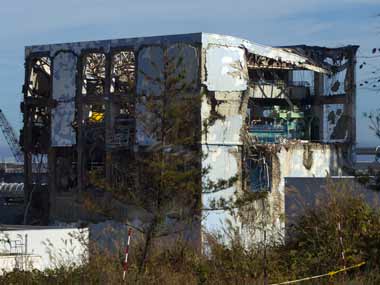 Another leak at Fukushima, Japan scrambles to build more safety tanks Another leak at Fukushima, Japan scrambles to build more safety tanks