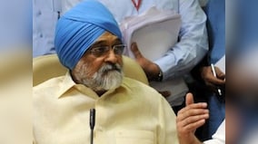 Manmohan Singh asked me in 2013 whether he should resign, claims Montek Singh Ahluwalia in his new book