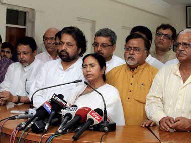 Saradha chit fund scam: Mamata announces Rs 500 cr relief fund Saradha chit fund scam: Mamata announces Rs 500 cr relief fund