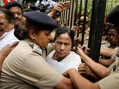 Mamata Banerjee and her ministers were heckled when they visited the Planning Commission headquarters. PTI