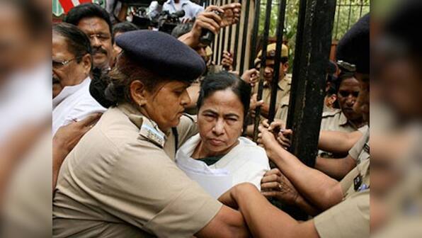 TMC stages dharna against 'attack' on Mamata in Delhi