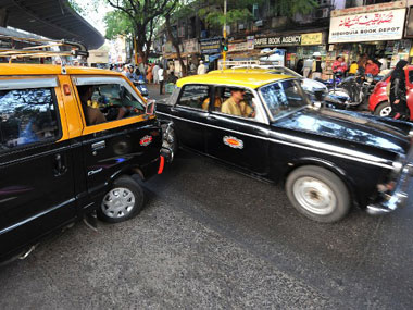 Angry Mumbai cab driver 'abducts' woman, daughter for 40 minutes Angry Mumbai cab driver 'abducts' woman, daughter for 40 minutes