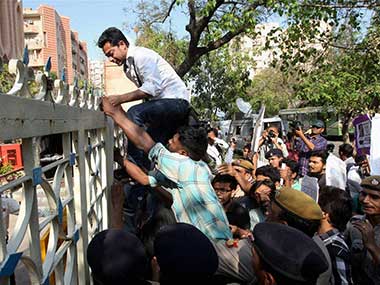 SFI student activists arrested in Chennai, Puducherry SFI student activists arrested in Chennai, Puducherry