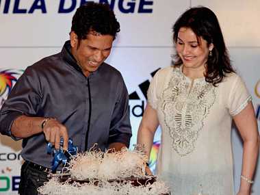 Sachin Tendulkar turns 45: From Virat Kohli to Abhishek Bachchan; Twitter wishes 'God of Cricket' on birthday Sachin Tendulkar turns 45: From Virat Kohli to Abhishek Bachchan; Twitter wishes 'God of Cricket' on birthday