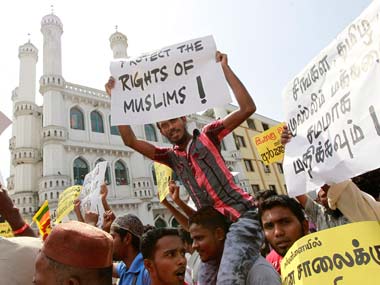 Sri Lankan police makes first arrest over hate crimes against Muslims, extremist Buddhists involved Sri Lankan police makes first arrest over hate crimes against Muslims, extremist Buddhists involved