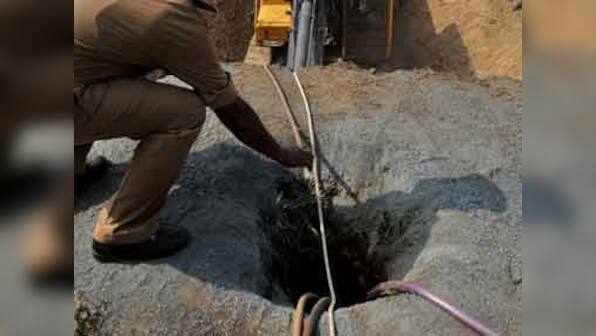 Girl pulled out from borewell after 14 hours in Tamil Nadu