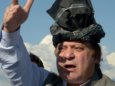 Nawaz Sharif escapes plane accident Nawaz Sharif escapes plane accident