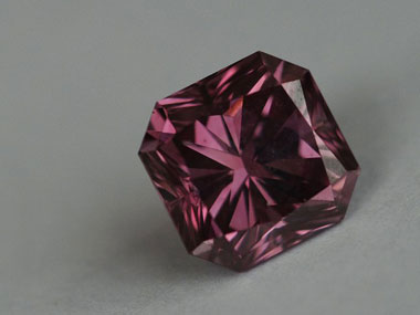 South India made 34-carat 'pink diamond' auctioned for record $39 mn South India made 34-carat 'pink diamond' auctioned for record $39 mn