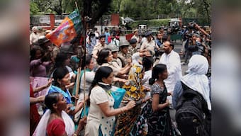 Delhi child rape: Aam Aadmi Party, BJP dominate protests