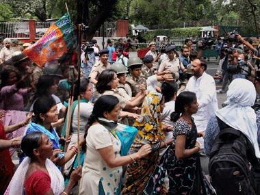 Delhi child rape: Aam Aadmi Party, BJP dominate protests Delhi child rape: Aam Aadmi Party, BJP dominate protests