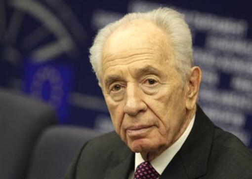 Peres invites Pope Francis to Israel Peres invites Pope Francis to Israel