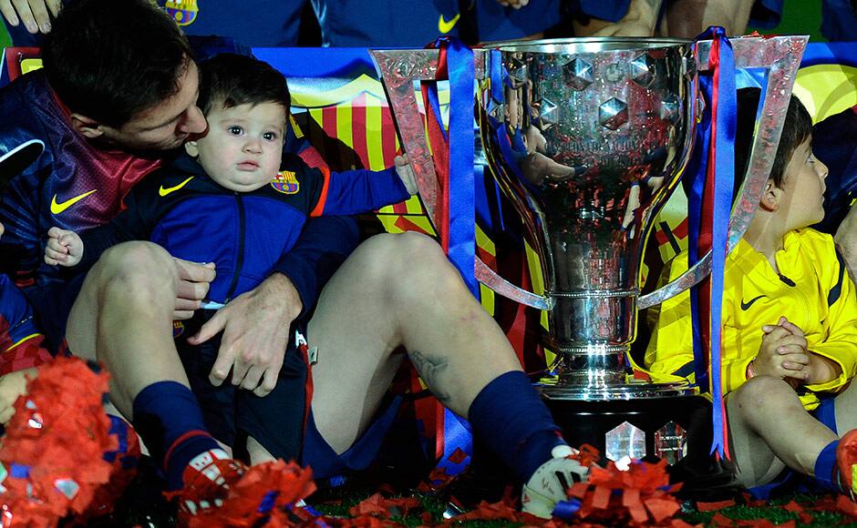 Images Messi brings his adorable son Thiago to Barca's celebrations