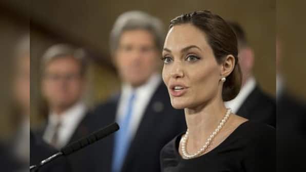Angelina Jolie has double mastectomy to elude cancer