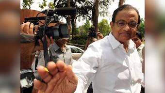 Chidambaram meets bankers, industrialists to find ways to accelerate growth