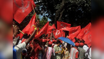 Students unions protesting Saradha scam baton charged in Kolkata