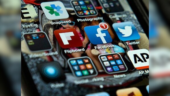 Facebook is passe as more US teens turn to Twitter: Pew poll 
