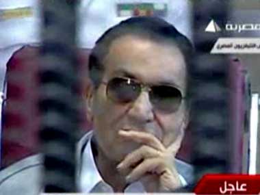 Egyptian court clears Mubarak-era officials of corruption Egyptian court clears Mubarak-era officials of corruption