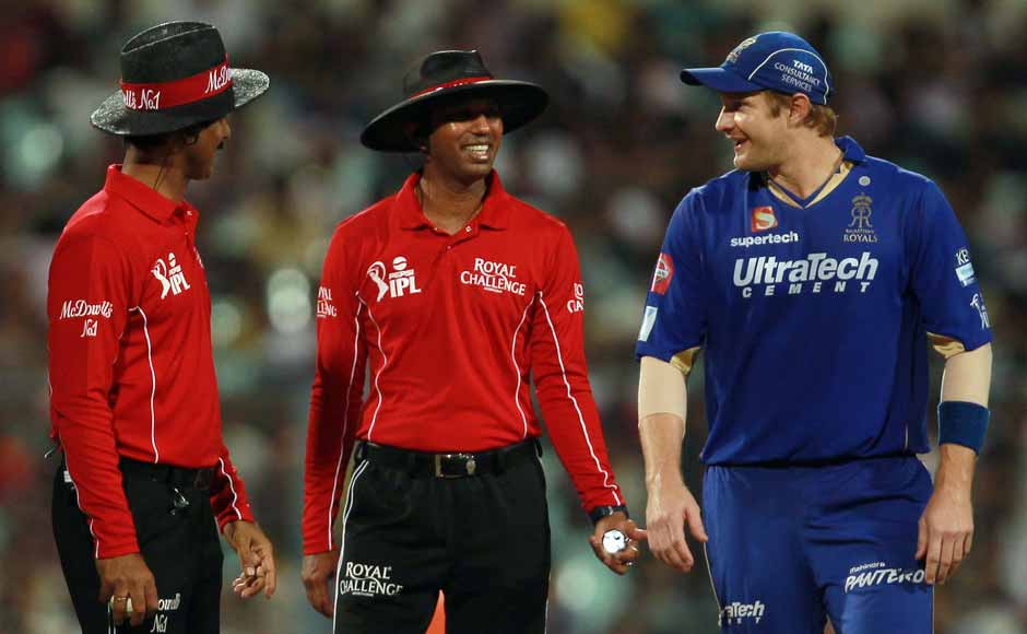 Umpires speak to Shane Watson, who was in the thick of the altercation. BCCI