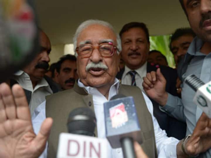 Pak interim PM promises transfer of power to new govt on time Pak interim PM promises transfer of power to new govt on time