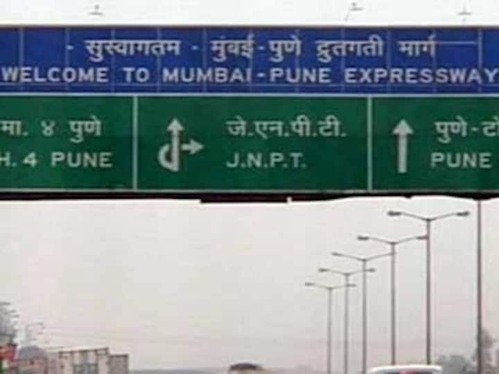 Tragedy on Mumbai-Pune Expressway: Six college students killed in car accident