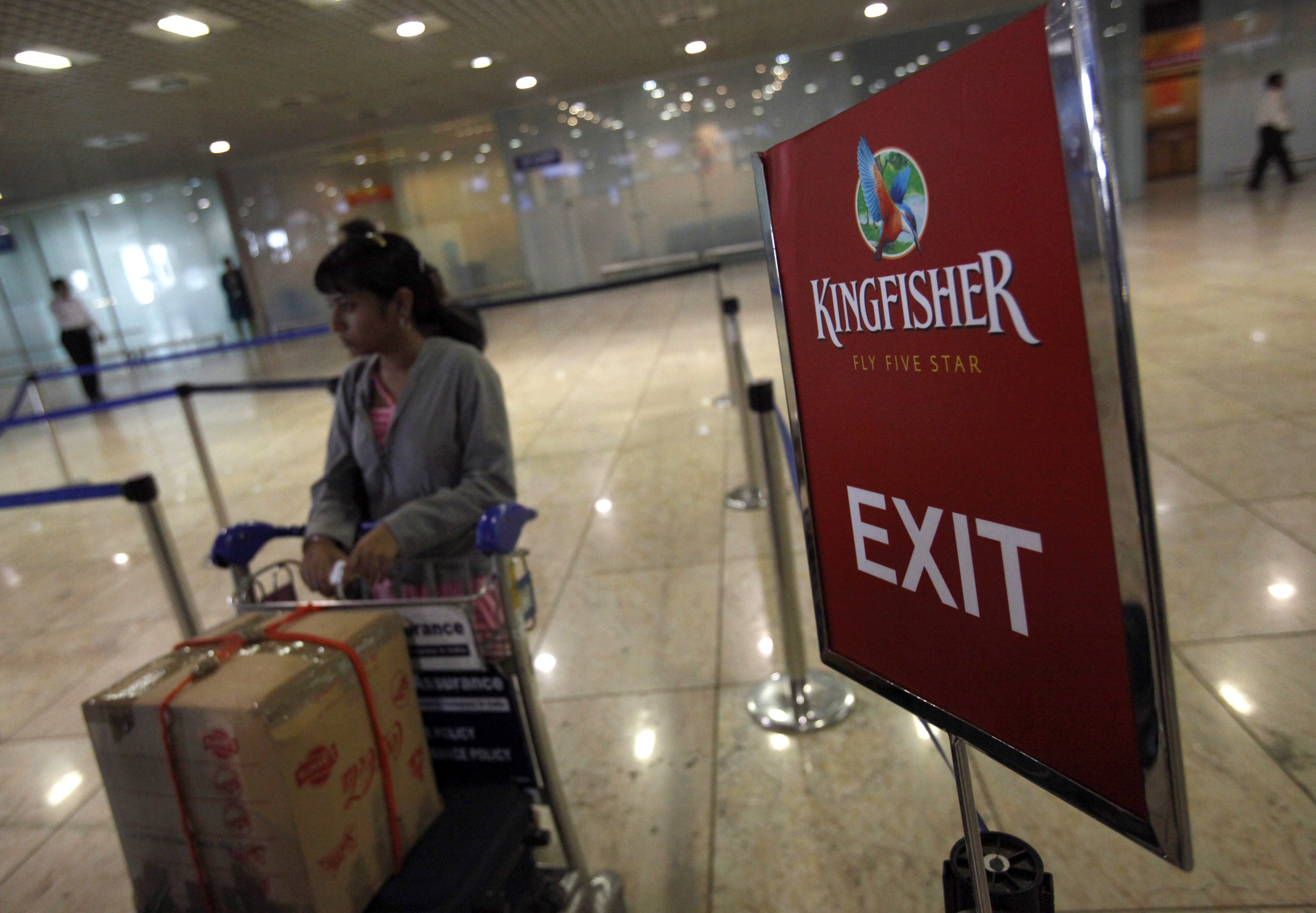 Diamonds worth Rs 4.5 cr stolen from Mumbai airport, probe initiated Diamonds worth Rs 4.5 cr stolen from Mumbai airport, probe initiated