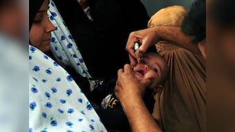 Gunmen attack polio vaccination team in Pak, kill one cop