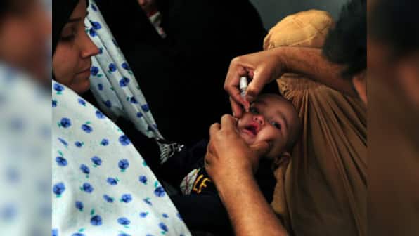 Gunmen attack polio vaccination team in Pak, kill one cop