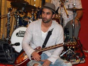 Ranbir Kapoor detained, fined Rs 60,000 at Mumbai airport Ranbir Kapoor detained, fined Rs 60,000 at Mumbai airport