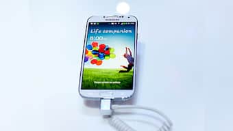 Samsung working on Galaxy S4 Zoom with 16 megapixel camera?