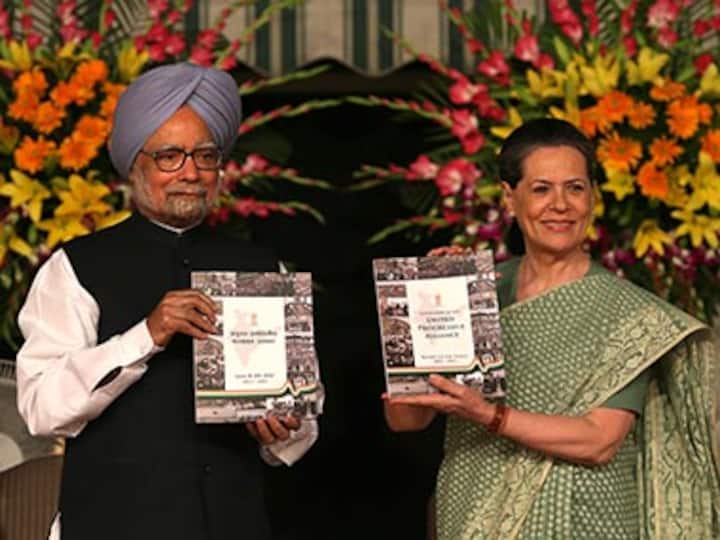 PM carrying out responsibility with great dignity, says Sonia