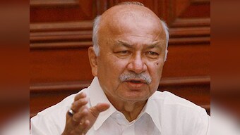 Shinde visits slain Cong leader Nand Kumar Patel's family