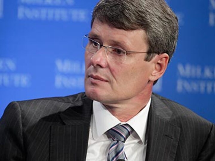 BlackBerry shifting emphasis from smartphones to mobile services