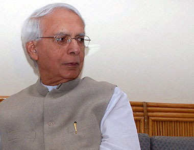 Chhattisgarh attack: VC Shukla still critical but improving, say doctors Chhattisgarh attack: VC Shukla still critical but improving, say doctors