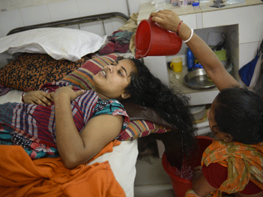 Bangladesh factory collapse: Survivor rescued from rubble after 17 days Bangladesh factory collapse: Survivor rescued from rubble after 17 days