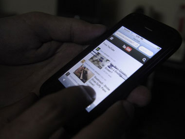Mobile phone services shut for second day in Pakistan for Li's visit  Mobile phone services shut for second day in Pakistan for Li's visit