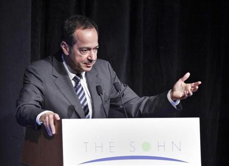 Hedge fund billionaire John Paulson loses big on gold Hedge fund billionaire John Paulson loses big on gold
