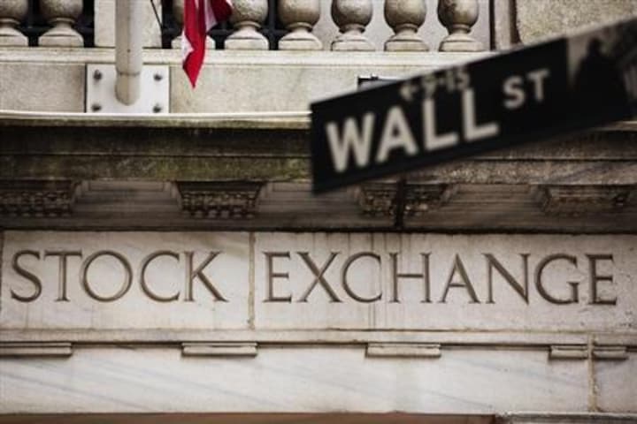 S&P 500 ends at record for 5th day; Groupon up late