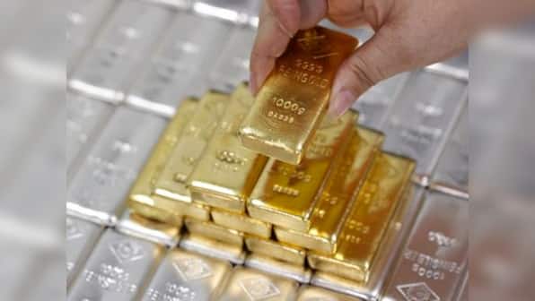 In Asia, gold bar premiums hit record on supply constraints