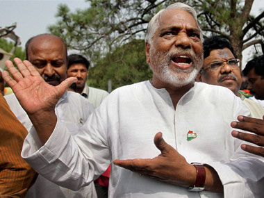 Telangana crisis: Keshav Rao threatens to quit Cong, join TRS Telangana crisis: Keshav Rao threatens to quit Cong, join TRS