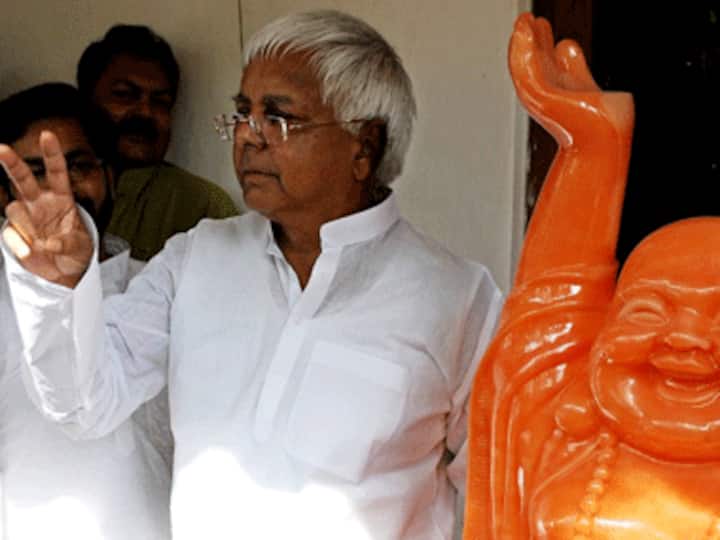 Lalu's Parivartan rally arsenal: 13 trains, litti and gur