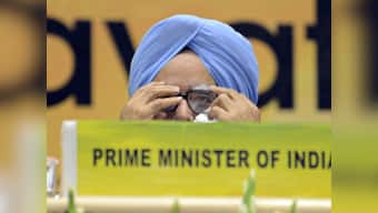 No rift with Sonia, we work together on all issues: Manmohan Singh