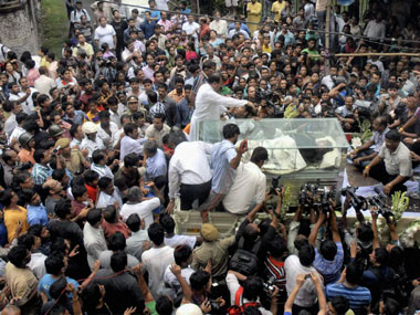 Rituparno Ghosh dies, makes Bengal trend on Twitter all day Rituparno Ghosh dies, makes Bengal trend on Twitter all day