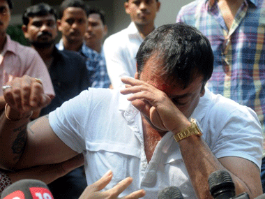 Court to hear Sanjay Dutt's plea to surrender in Pune's Yerawada Jail Court to hear Sanjay Dutt's plea to surrender in Pune's Yerawada Jail