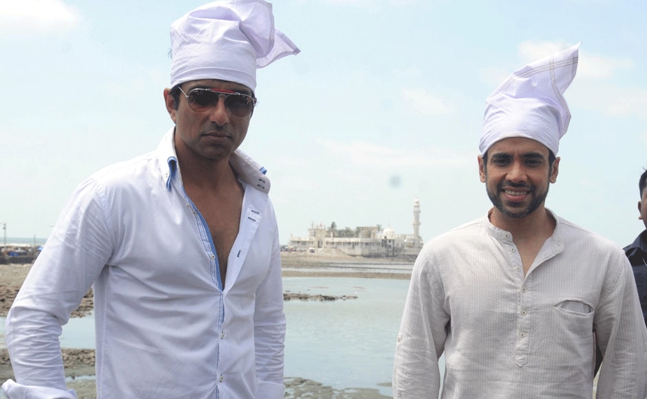 Sonu Sood and Tushar Kapoor pose for shutterbugs. Sachin Gokhale/Firstpost
