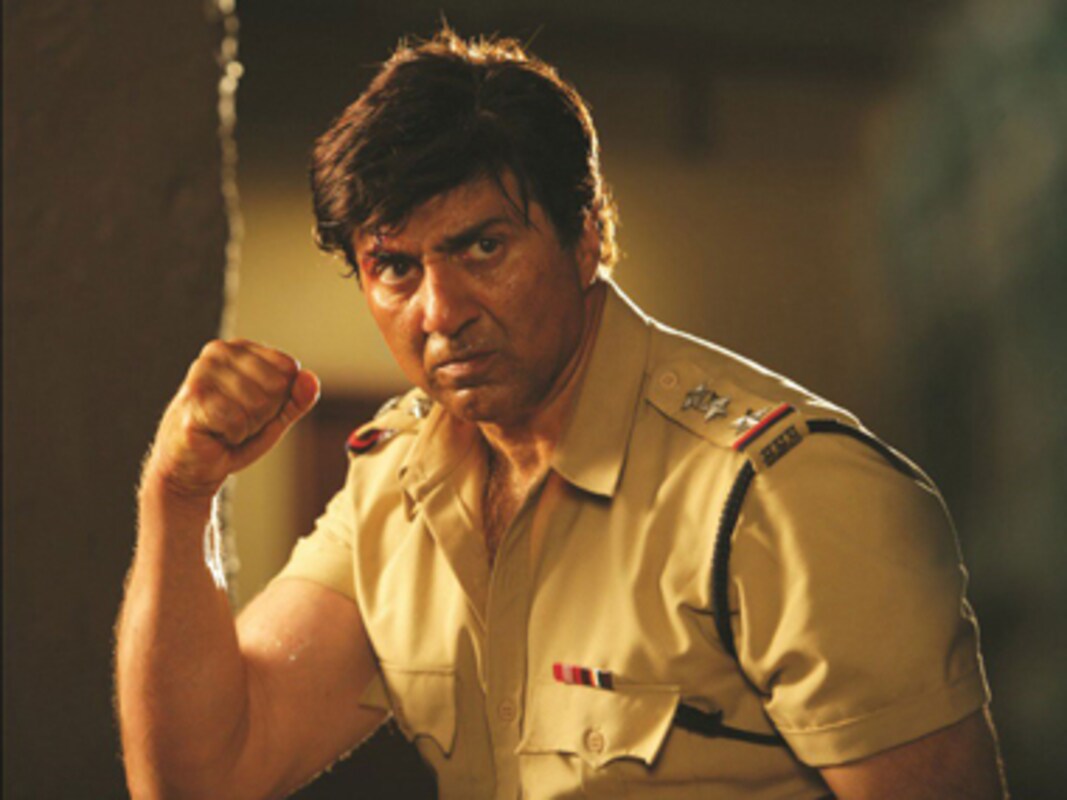 Sunny Deol may reunite with director Rajkumar Santoshi after 16 years for  Ghatak: Lethal sequel-Entertainment News , Firstpost
