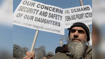 Mumbai acid attack: Victim got 210 'love texts', say police