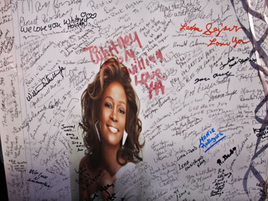 Passenger deplaned for singing 'I Will Always Love You' non-stop Passenger deplaned for singing 'I Will Always Love You' non-stop