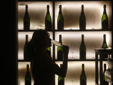 Ban on women drinking in pubs after 10pm: Andhra authorities deny news Ban on women drinking in pubs after 10pm: Andhra authorities deny news