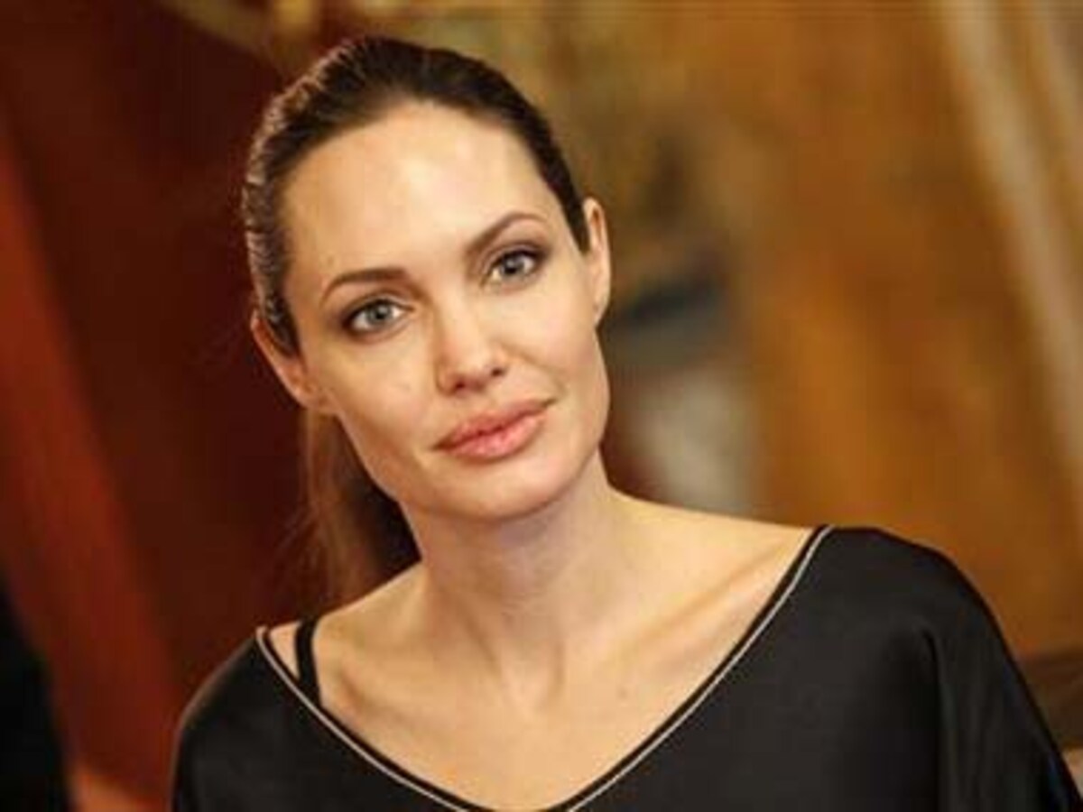 Angelina Jolie Lesbian Porn Toons - Why did Angelina Jolie and Brad Pitt split? From sensational affair  allegations to star's health and parenting differences - Mirror Online
